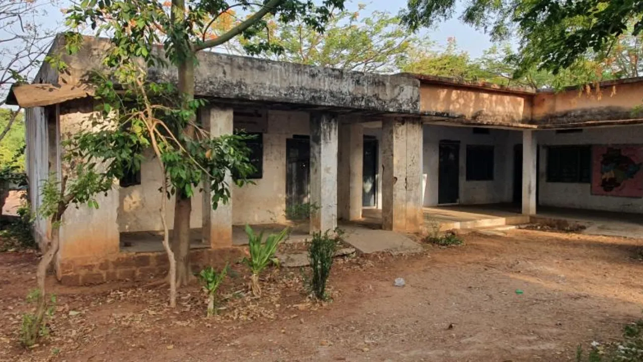 Breaking: Dangerous School Buildings Raise Safety Concerns Across Bhandara District